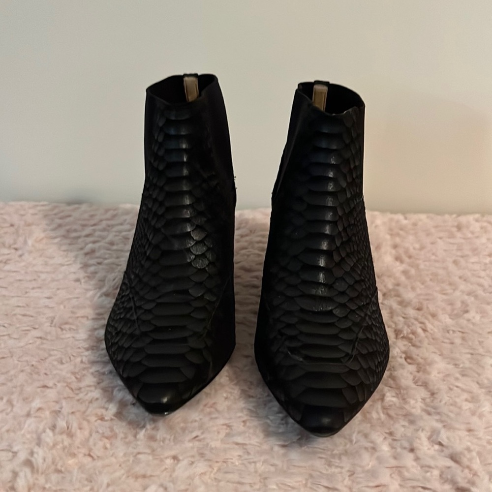 Naturalizer kitten heel bootie